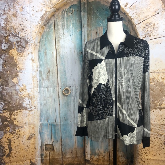 francesca rose Tops - Francesca Rose Medium Floral Top